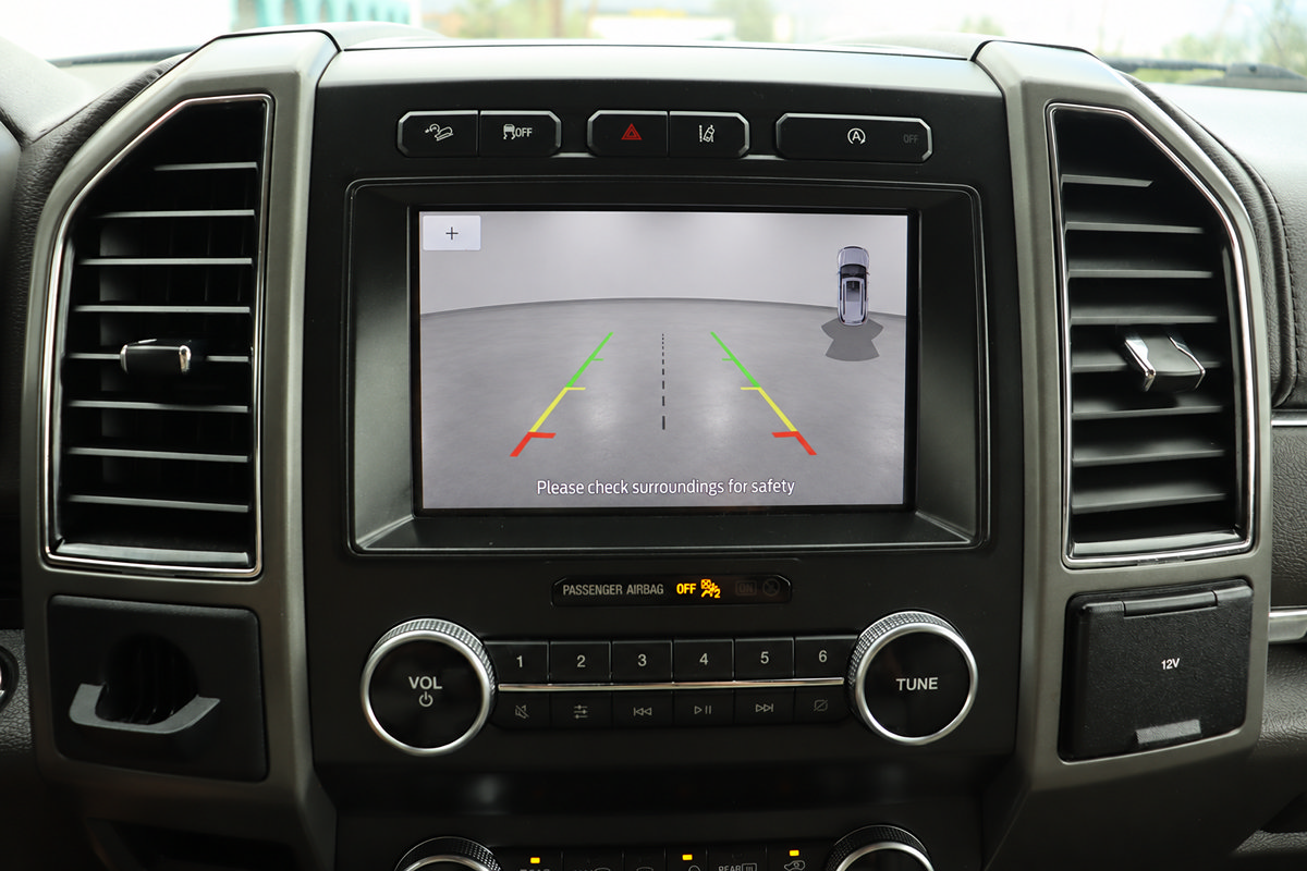 Used 2020 Ford Expedition XLT w/ Equipment Group 202A AWD/4WD image 38