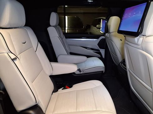 New 2026 Cadillac Escalade ESV Sport image 6