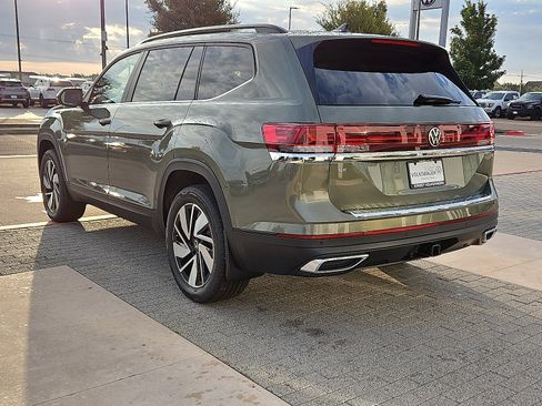 New 2026 Volkswagen Atlas SE image 2