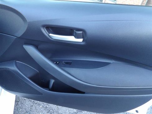 Used 2020 Toyota Corolla LE image 16