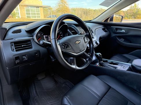 Used 2018 Chevrolet Impala LT image 21