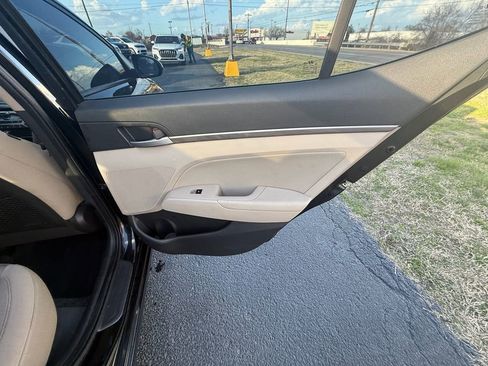 Used 2017 Hyundai Elantra Value Edition image 20