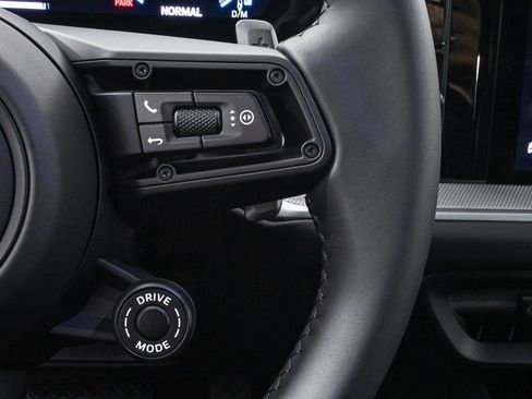 New 2025 Porsche Cayenne Coupe image 11