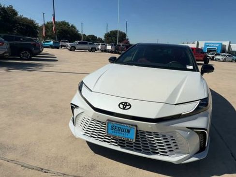 Used 2026 Toyota Camry XSE w/ Premium Plus Package FWD image 3
