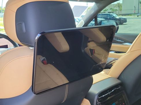Used 2025 Cadillac Escalade IQ Luxury 2 AWD/4WD image 17
