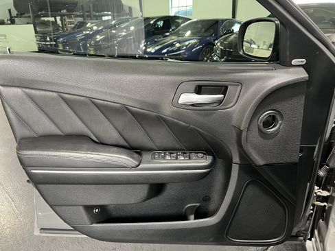Used 2018 Dodge Charger SXT Plus RWD image 25