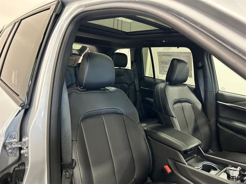 New 2025 Jeep Grand Cherokee Limited w/ Luxury Tech Group II image 33