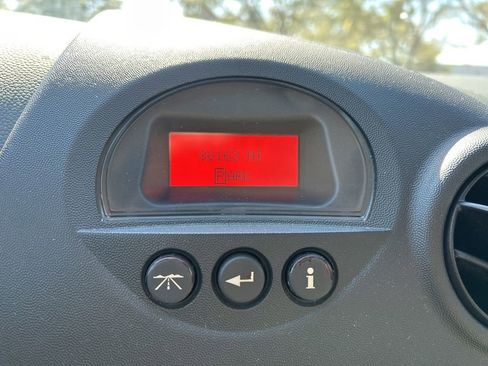 Used 2004 Pontiac Grand Prix GT w/ Drivers Package image 25