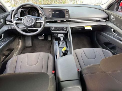 Used 2023 Hyundai Elantra SEL image 17