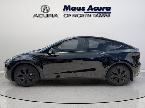 Used 2024 Tesla Model Y Long Range AWD/4WD image 7