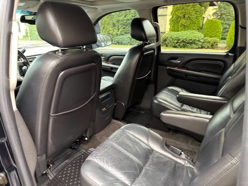 Used 2009 GMC Yukon XL Denali image 23