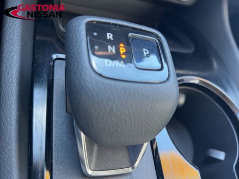 Used 2021 Nissan Rogue SV image 38