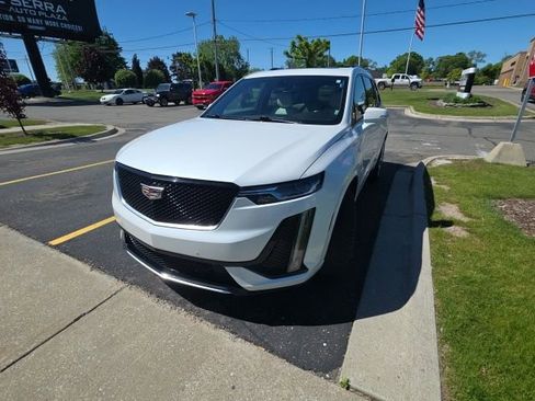 Used 2020 Cadillac XT6 Sport AWD/4WD image 2