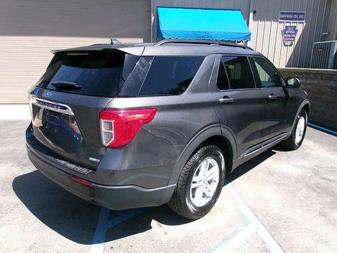 Used 2020 Ford Explorer XLT AWD/4WD image 5