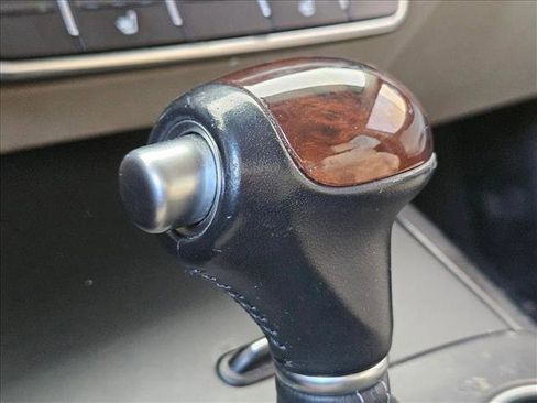 Used 2017 Kia Sorento LX w/ LX Convenience Package image 13