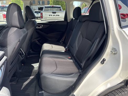 Used 2019 Subaru Forester Premium AWD/4WD image 11