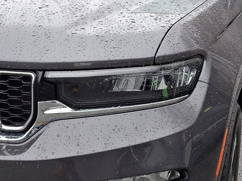 Used 2022 Jeep Grand Cherokee Limited 4xe image 9