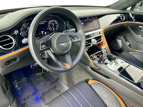 Certified 2024 Bentley Flying Spur W12 image 12