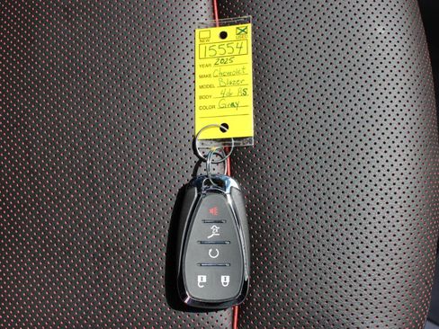 Used 2025 Chevrolet Blazer RS FWD image 51