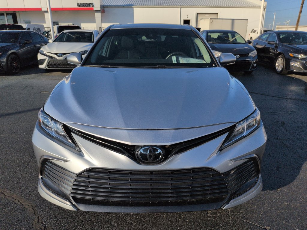 Used 2024 Toyota Camry LE w/ Convenience Package FWD image 8