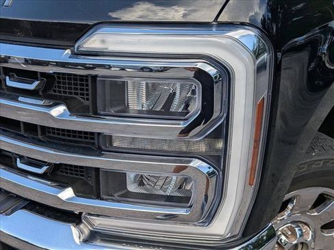 Used 2024 Ford F250 Lariat w/ Lariat Ultimate Package AWD/4WD image 2