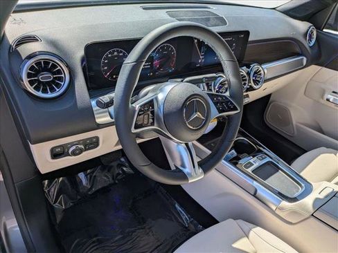 New 2026 Mercedes-Benz GLB 250 4MATIC image 9