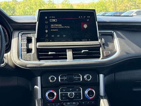 Certified 2023 GMC Yukon SLT w/ SLT Premium Package AWD/4WD image 18