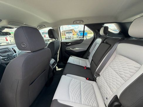 Used 2020 Chevrolet Equinox LS image 16