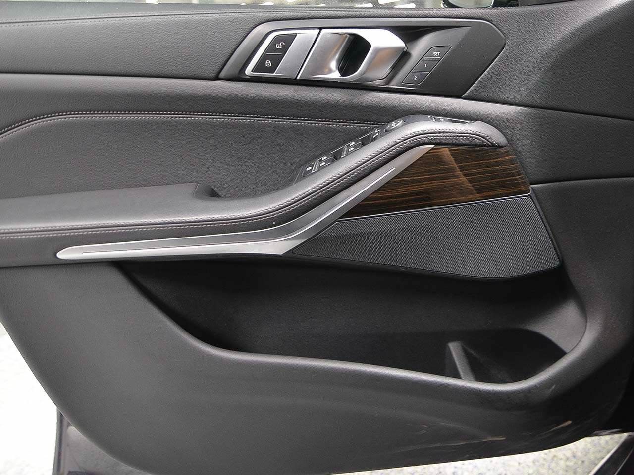 Used 2019 BMW X5 xDrive40i w/ Convenience Package AWD/4WD image 6