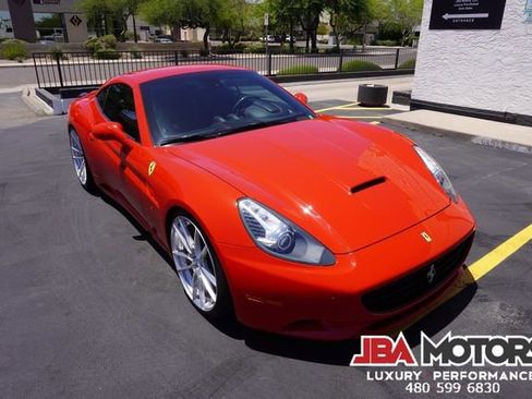 Used 2014 Ferrari California RWD image 36