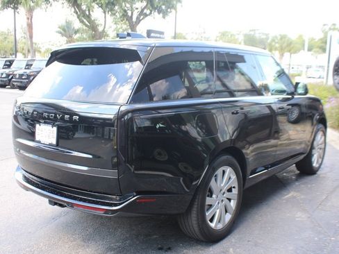 Used 2025 Land Rover Range Rover SE image 7