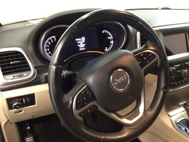 Used 2019 Jeep Grand Cherokee Laredo AWD/4WD image 21