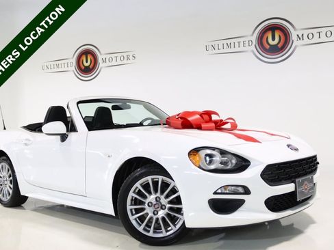 Used 2017 FIAT 124 Spider Classica image 1