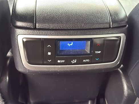 Used 2017 Toyota Highlander FWD V6 image 24