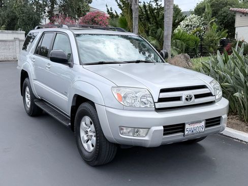 Used 2004 Toyota 4Runner SR5 RWD image 4