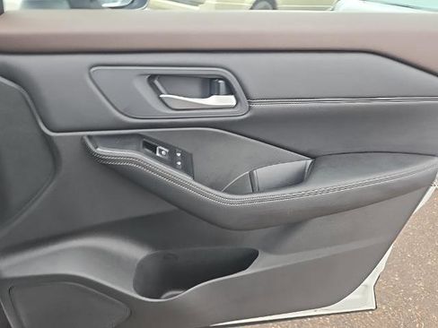 Certified 2023 Nissan Rogue SL w/ SL Premium Package image 30