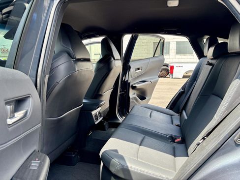 Used 2022 Toyota Venza Limited AWD/4WD image 16