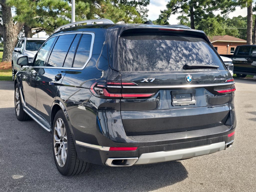 Used 2025 BMW X7 xDrive40i AWD/4WD image 3