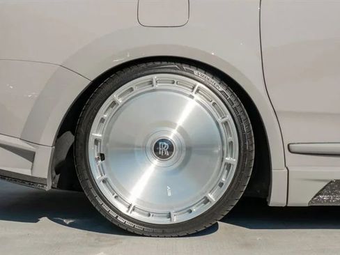 Used 2025 Rolls-Royce Cullinan Black Badge image 38