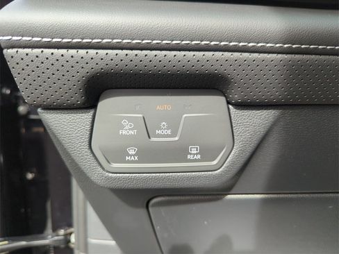 New 2026 Volkswagen Atlas SE image 41