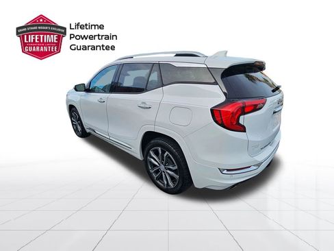 Used 2020 GMC Terrain Denali w/ Denali Premium Package FWD image 3