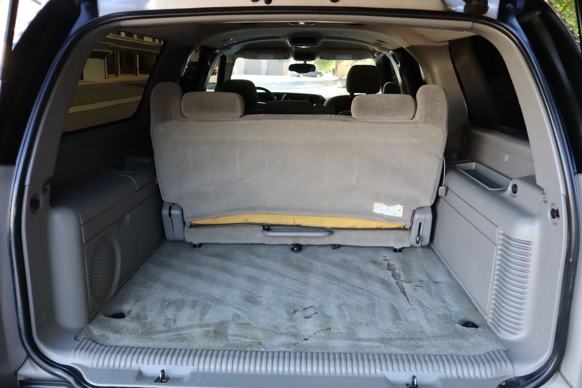 Used 2004 Chevrolet Suburban LS w/ Preferred Equipment Group AWD/4WD image 14