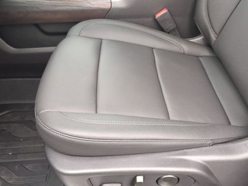 New 2026 GMC Sierra 1500 SLT image 25