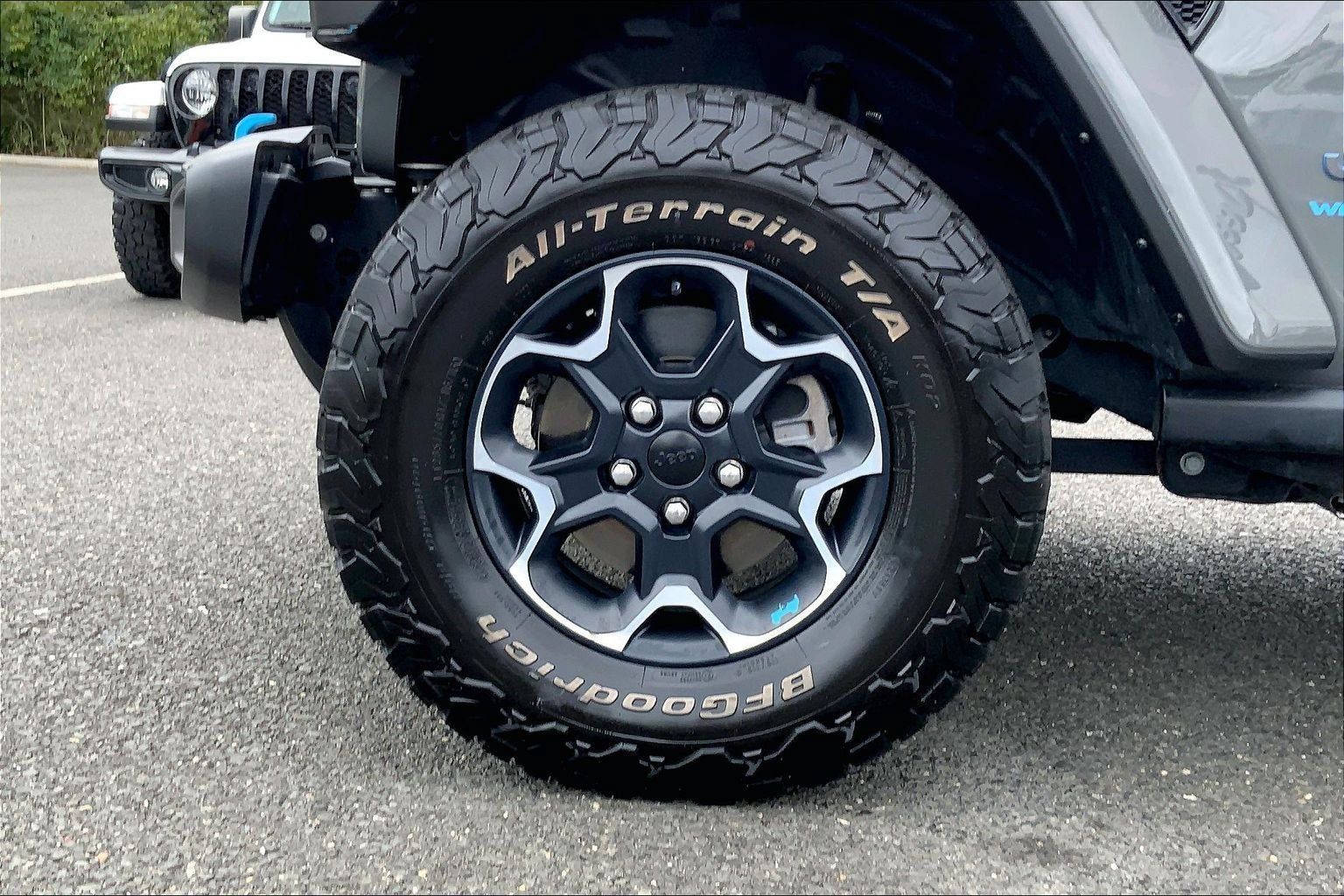 Certified 2023 Jeep Wrangler Unlimited Rubicon 4xe w/ Cold Weather Group AWD/4WD image 9