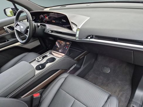 New 2027 Cadillac Vistiq Sport AWD/4WD image 29