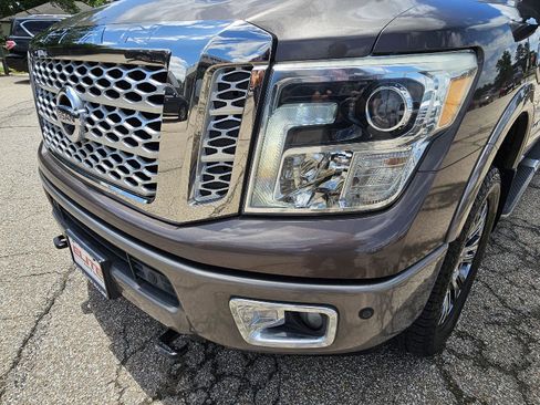 Used 2016 Nissan Titan Platinum Reserve image 39
