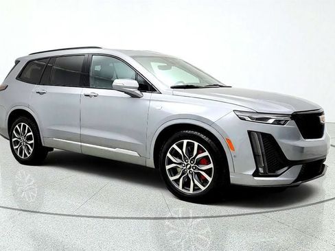 Used 2024 Cadillac XT6 Sport w/ Technology Package AWD/4WD image 3