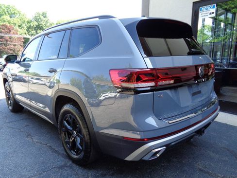 Used 2025 Volkswagen Atlas Peak Edition SE AWD/4WD image 7