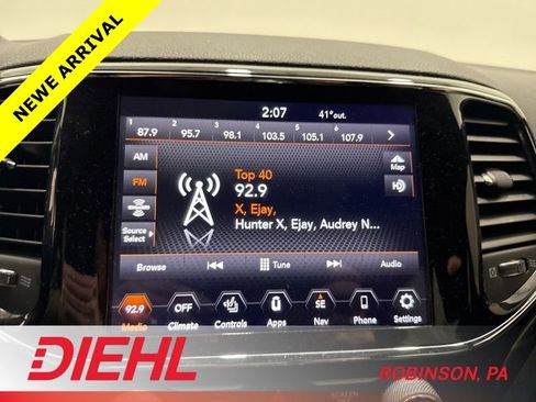 Used 2021 Jeep Grand Cherokee Laredo X image 28