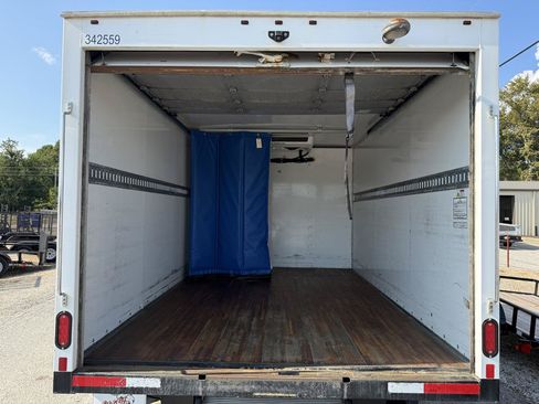 Used 2019 GMC Savana 3500 w/ Power Convenience Package RWD image 5